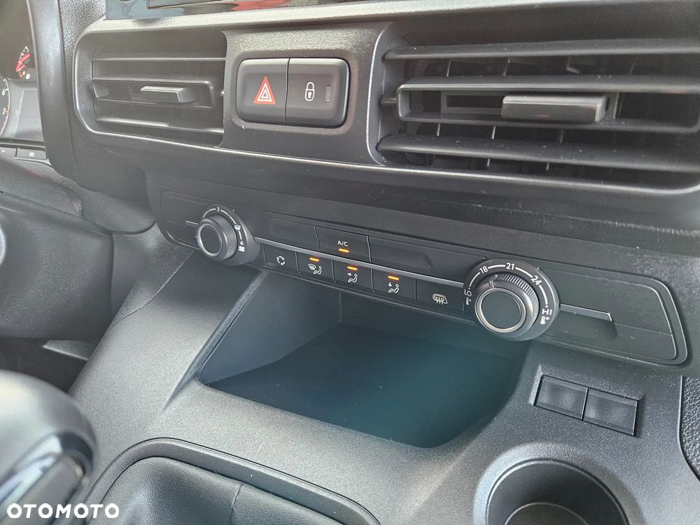 Opel Combo 1.2BENZ 110KM VAN - 14