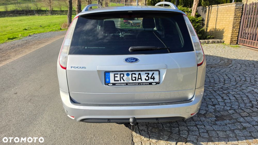 Ford Focus 1.6 Ambiente - 9