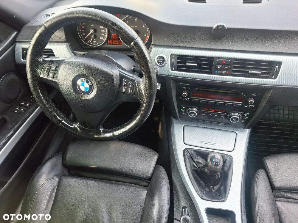 BMW Seria 3 318d DPF Edition Sport - 16