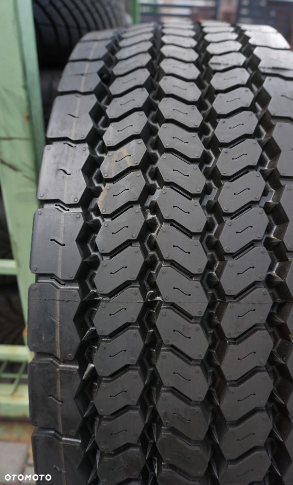 1x Continental HSW Scandinavia 285/70R19,5 145/143M  R8 - 3