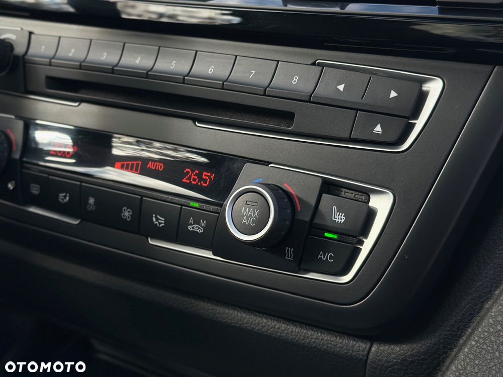 BMW Seria 3 320d Touring Sport-Aut Blue Performance Sport Line - 33