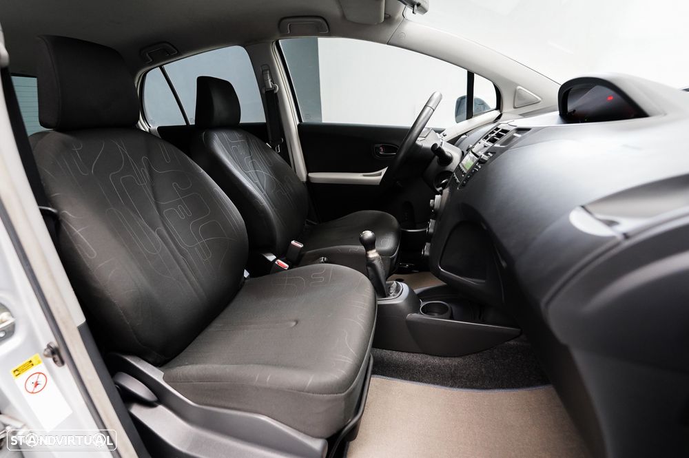 Toyota Yaris 1.0 VVT-i Comfort+AC+VSC - 2
