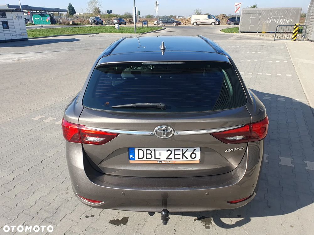 Toyota Avensis 2.0 D-4D Premium - 3