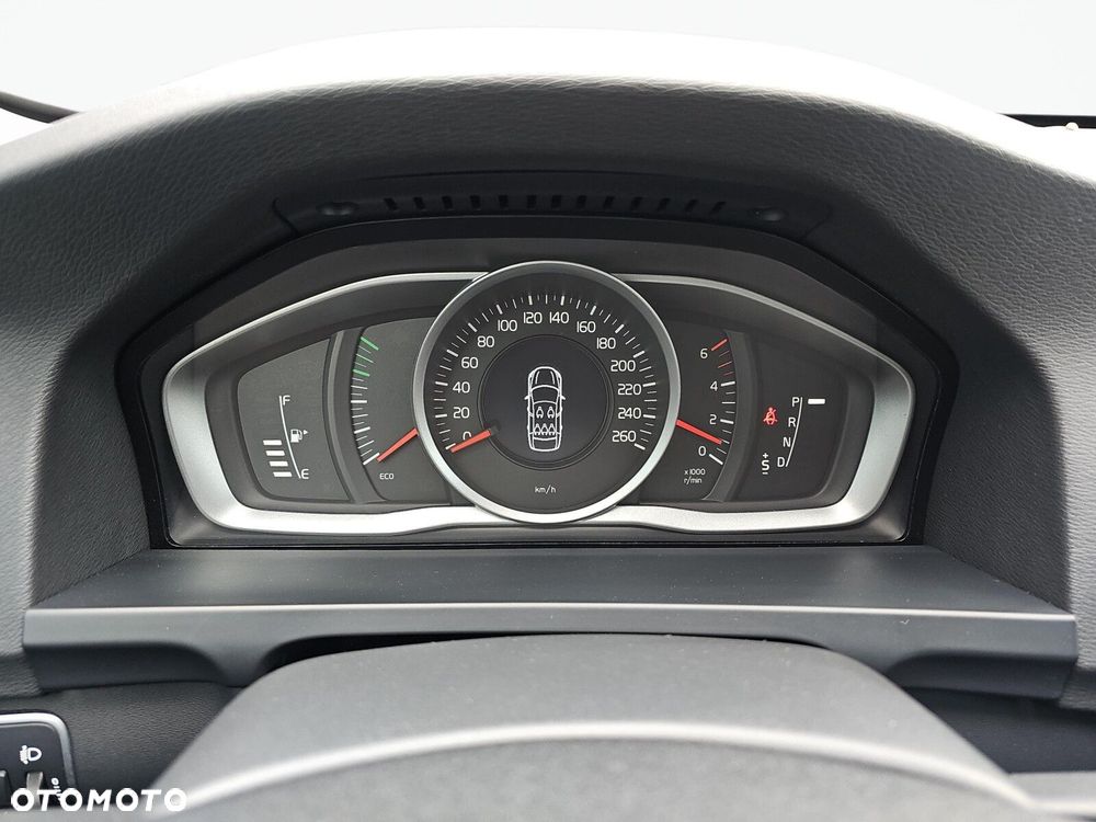 Volvo V60 Cross Country - 23