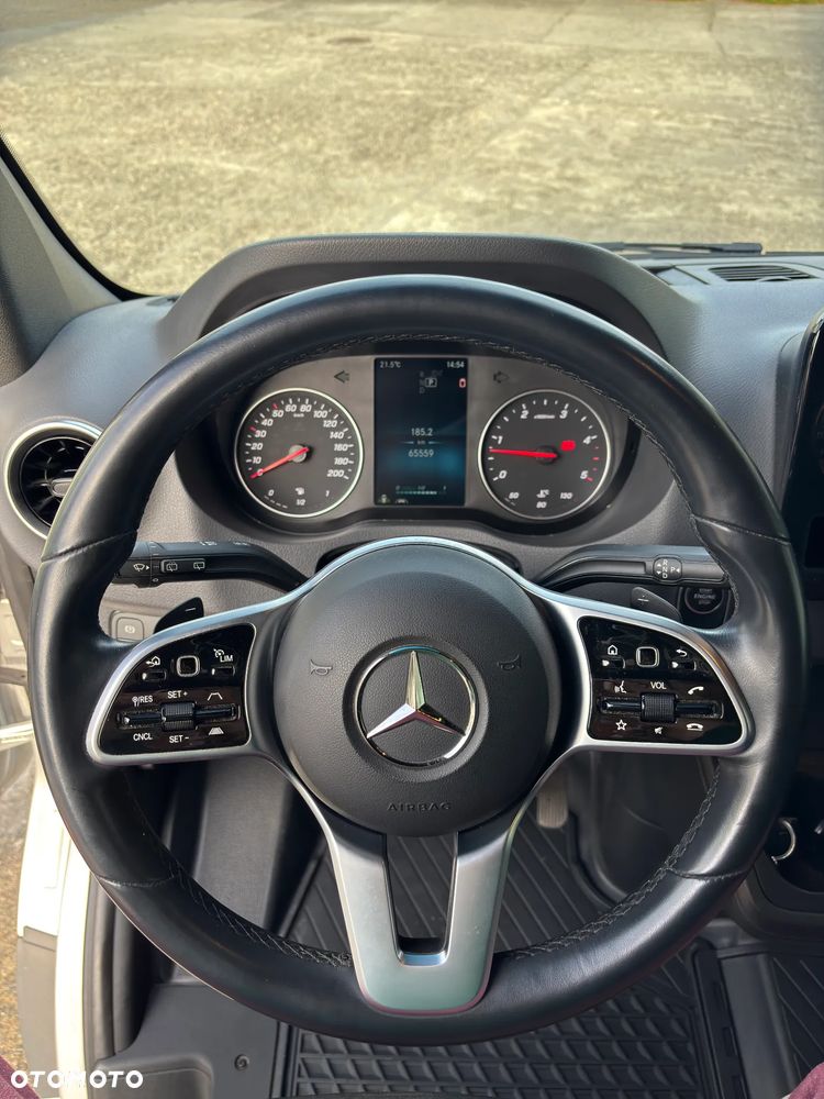 Mercedes-Benz Sprinter - 12