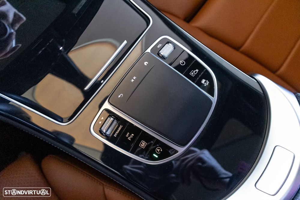 Mercedes-Benz GLC 300 d 4Matic 9G-TRONIC AMG Line - 24