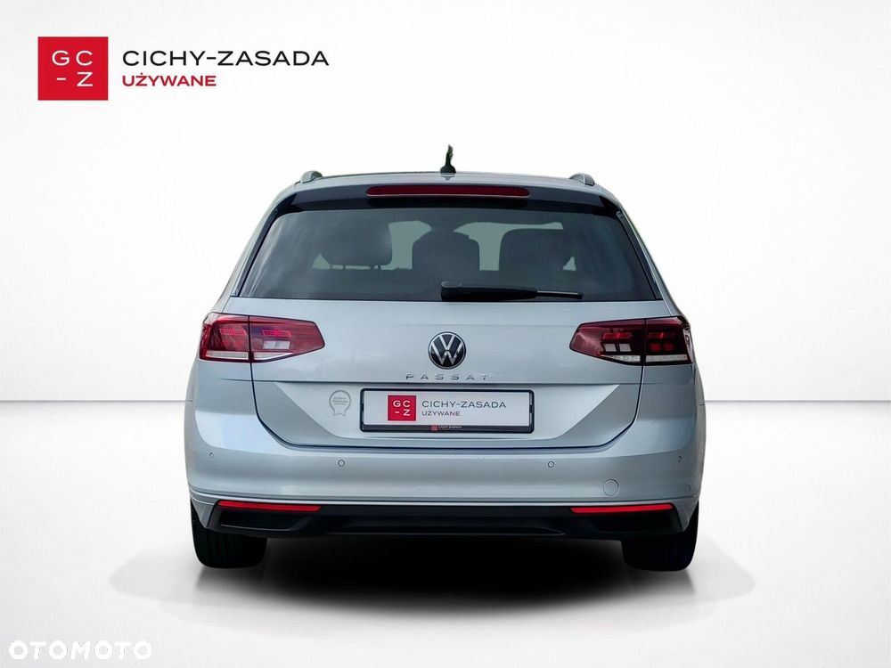 Volkswagen Passat - 4