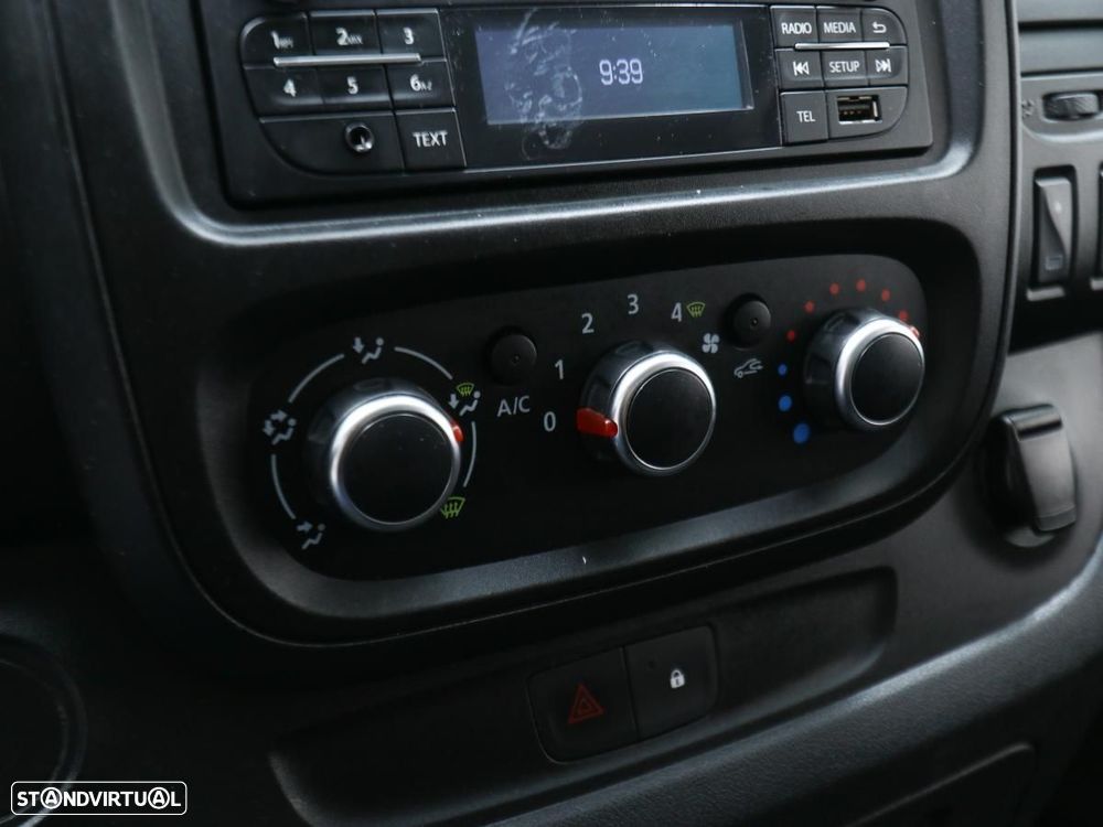 Renault Trafic 2.0 dCi L1H1 c/frio c/iva - 21