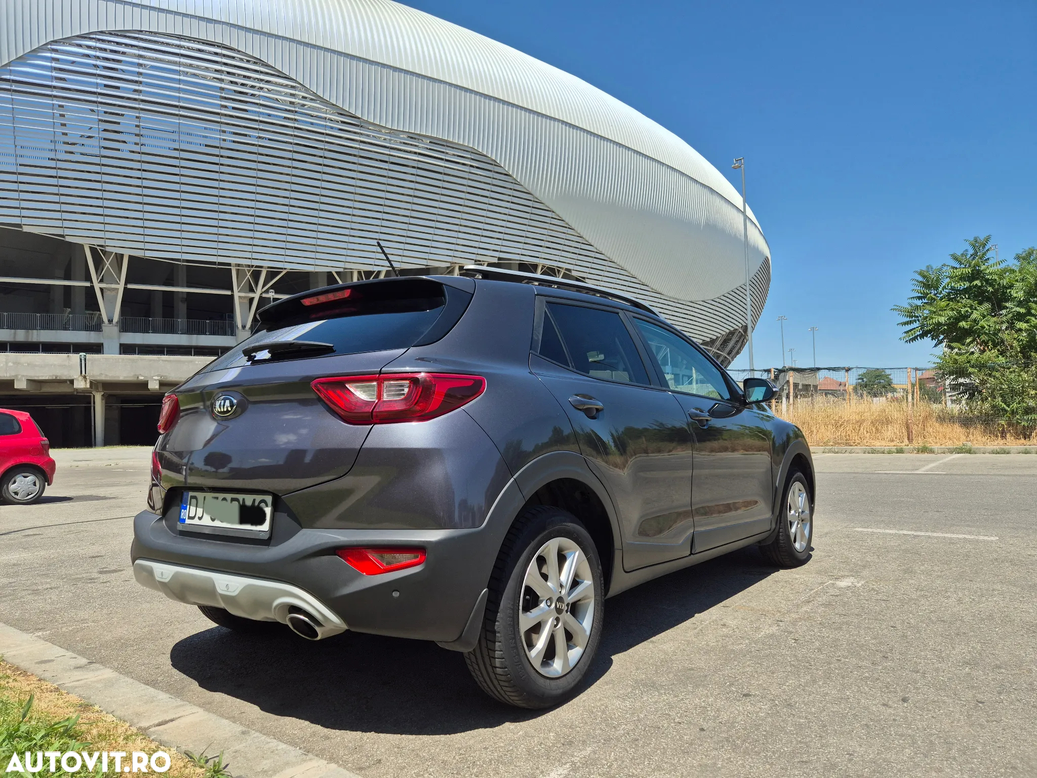 Kia Stonic 1.6 DSL Trend - 11