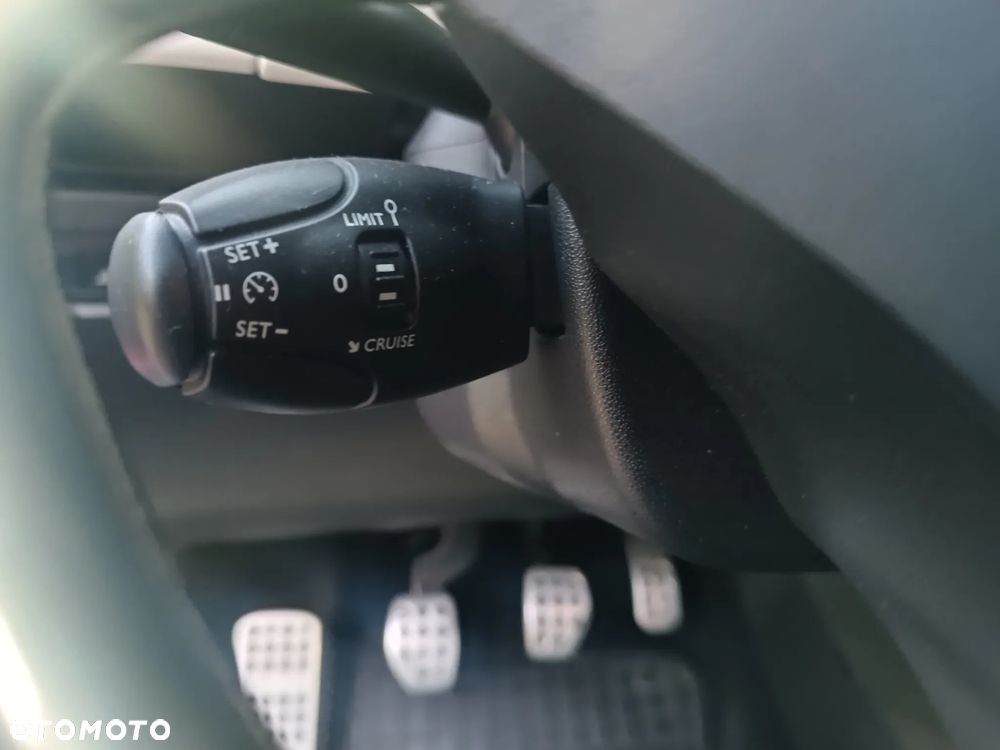 Citroën DS3 1.6 HDi SportChic - 17