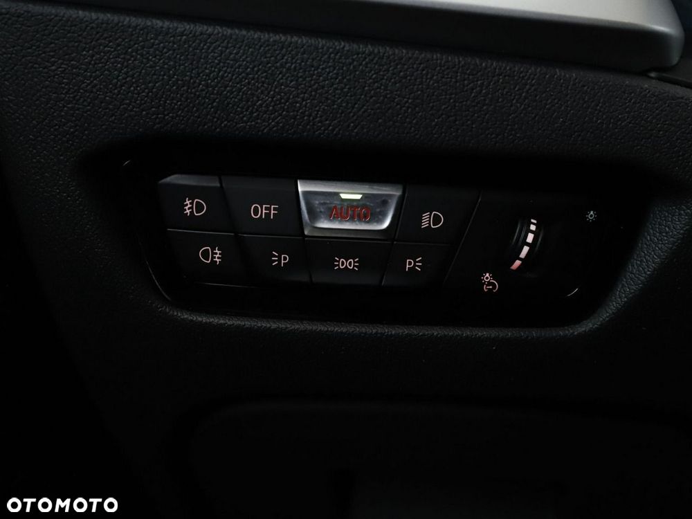 BMW Seria 3 318d MHEV Advantage - 33