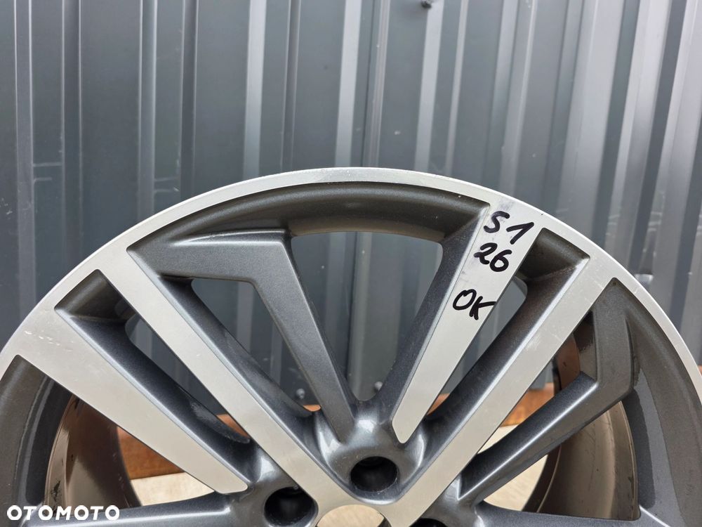 FELGA ALUMINIOWA AUDI Q5 80A FY VW SEAT 8.0J R20 ET39 80A601025AE / F S1/26 - 4