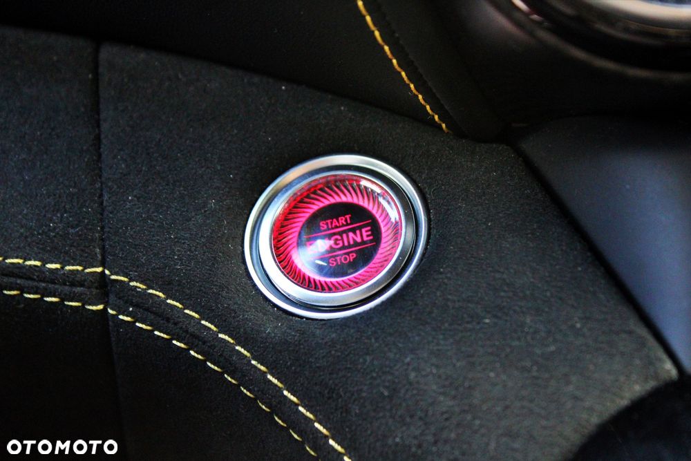 Mercedes-Benz AMG GT R - 16