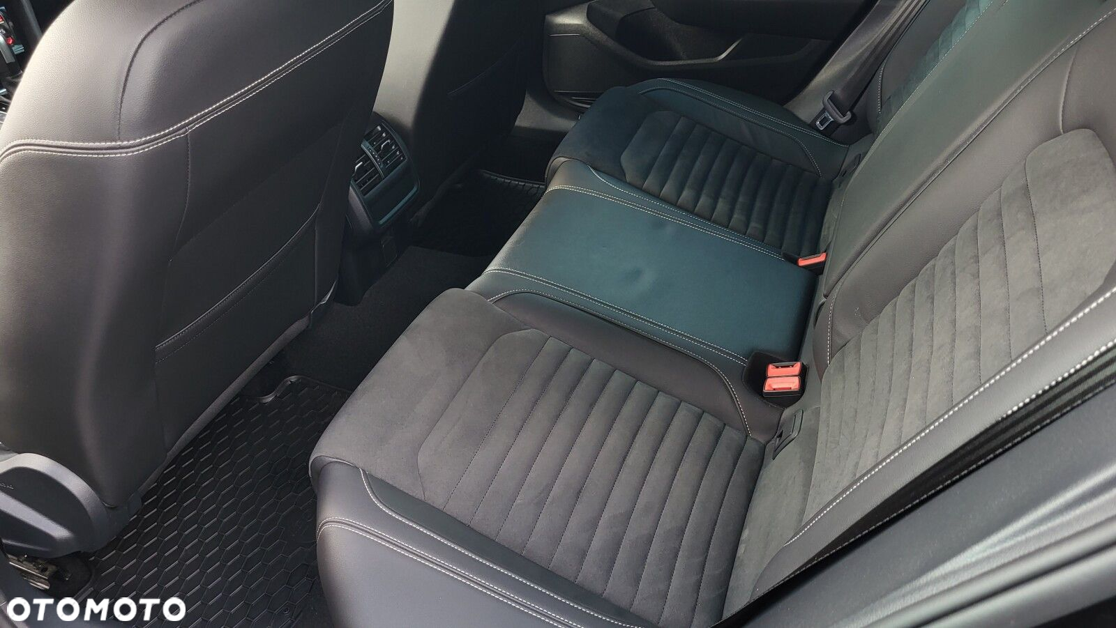 Volkswagen Passat - 13