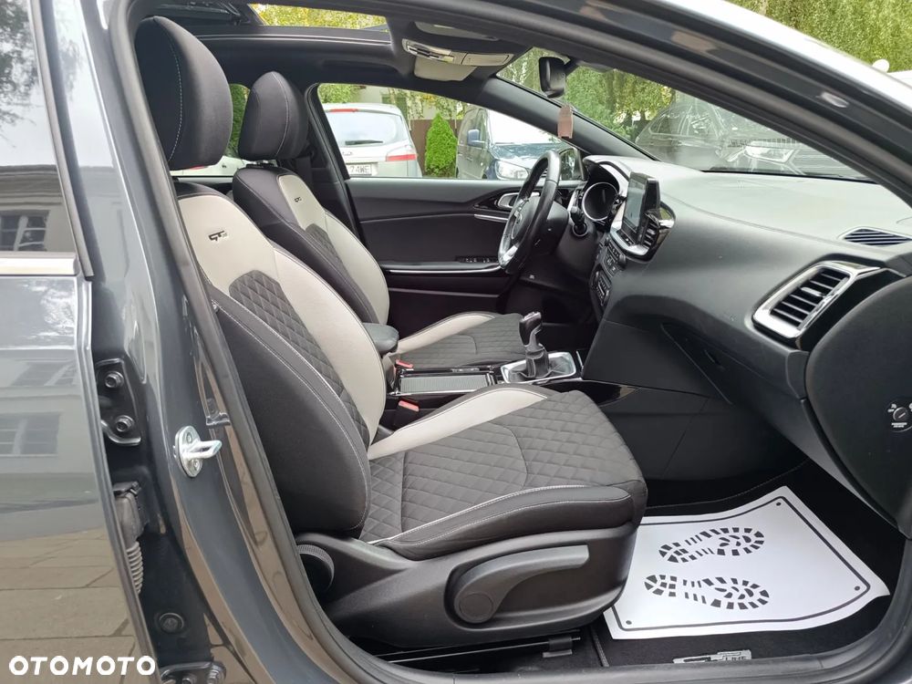 Kia ProCeed 1.6 CRDi GT Line - 31