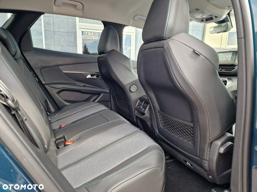 Peugeot 3008 1.6 PureTech Hybrid PHEV Allure S&S EAT8 - 24