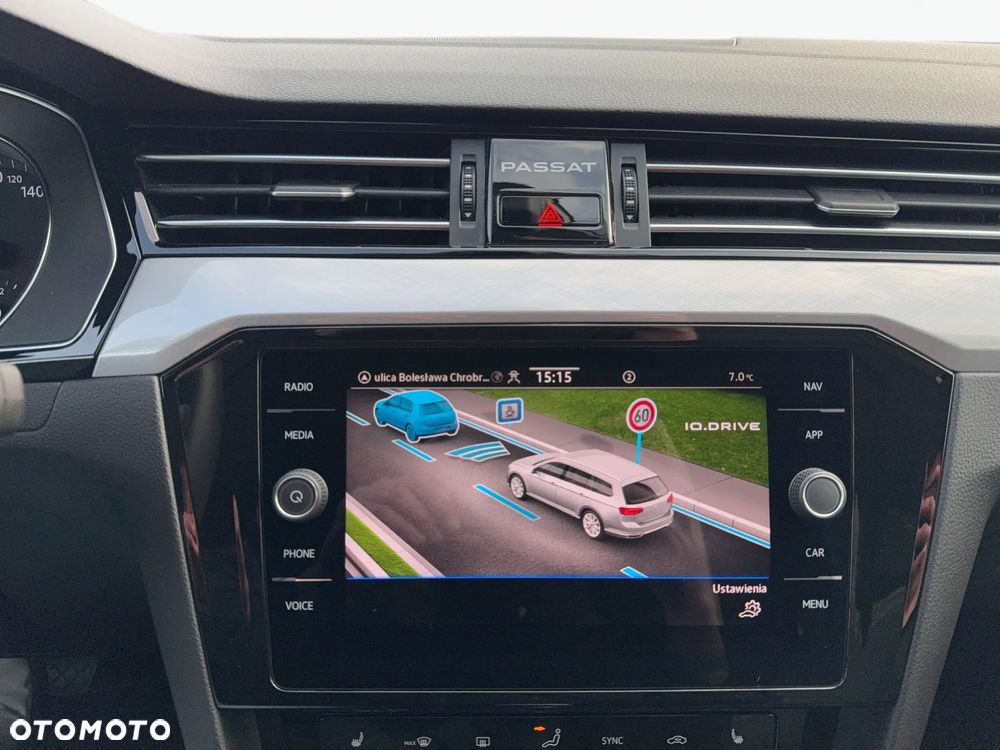 Volkswagen Passat - 17