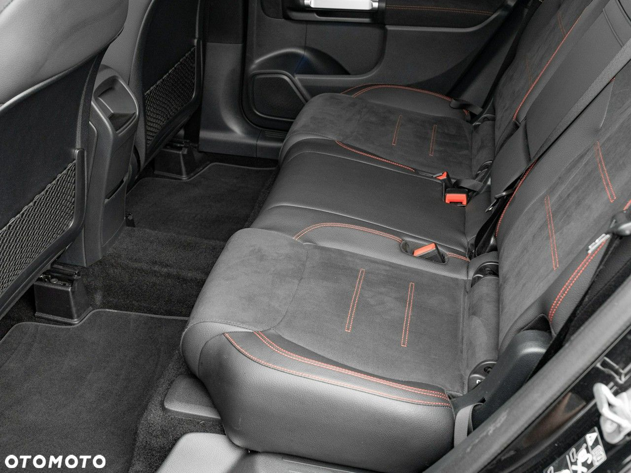 Mercedes-Benz GLB 200 d 4-Matic AMG Line 8G-DCT - 27
