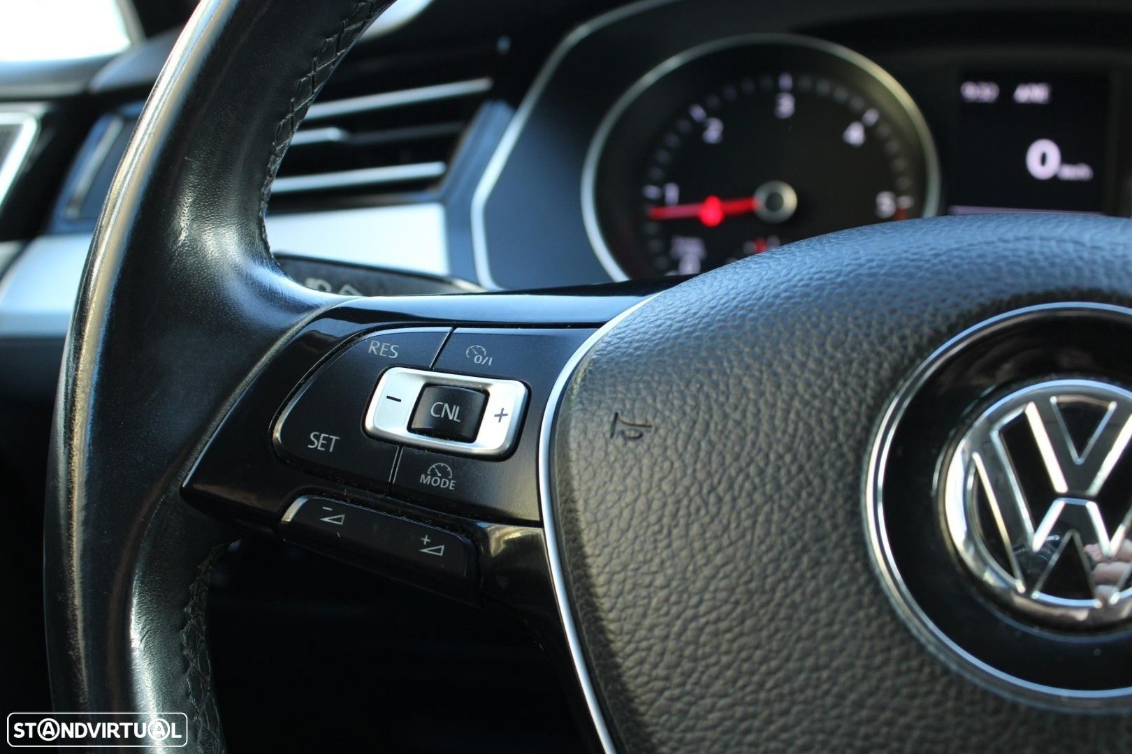 VW Passat Variant 1.6 TDI BlueMotion - 12
