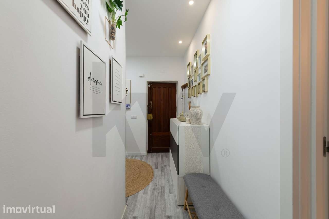Apartamento T2 Remodelado com Terraço – O Seu Refúgio Junto ao Mar na - Grande imagem: 5/21