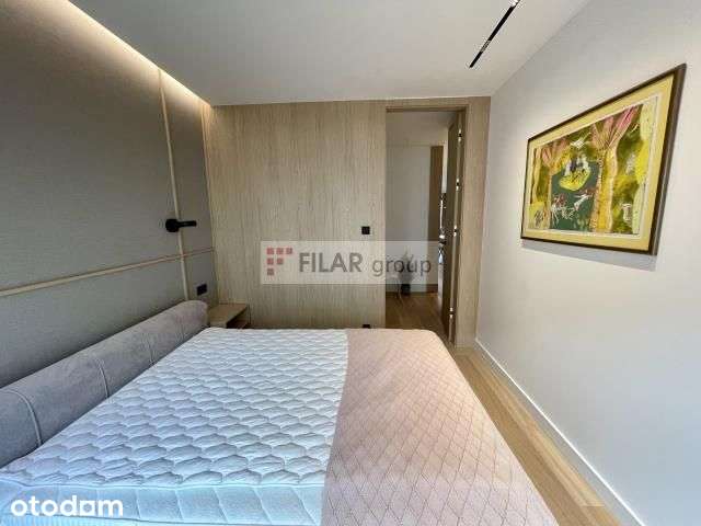 Apartament Dzielna 62, trzy pokoje garaż komórka l