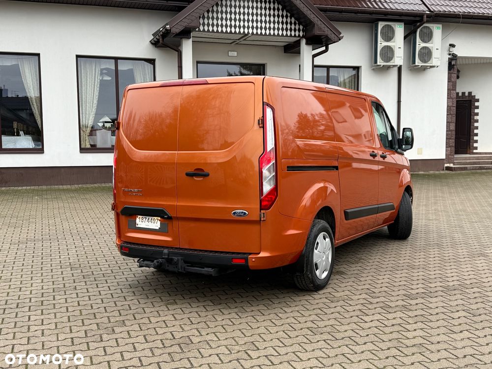 Ford TRANSIT CUSTOM - 9