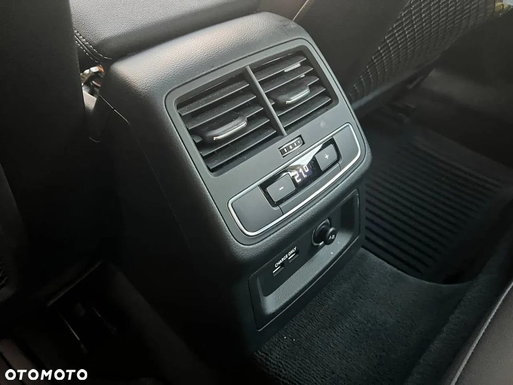 Audi A5 ver-sportback-45-tfsi-quatttro-s-tronic-s-line - 10