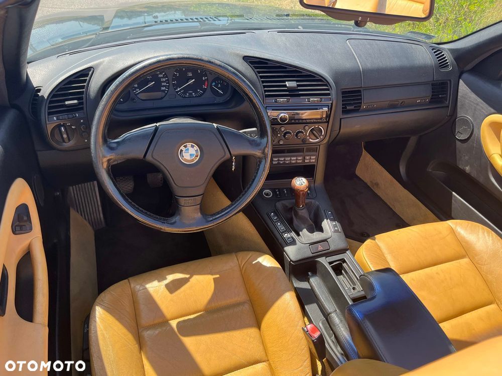BMW Seria 3 320i Cabriolet - 11