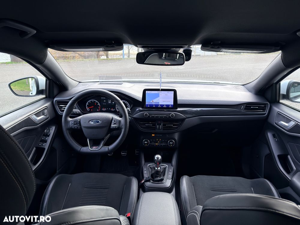 Ford Focus Turnier 2.3 EcoBoost S&S ST X - 11