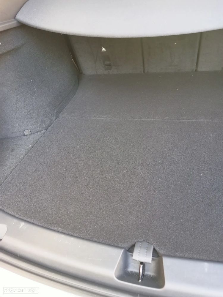 Tesla Model Y Long Range Tração Integral - 26