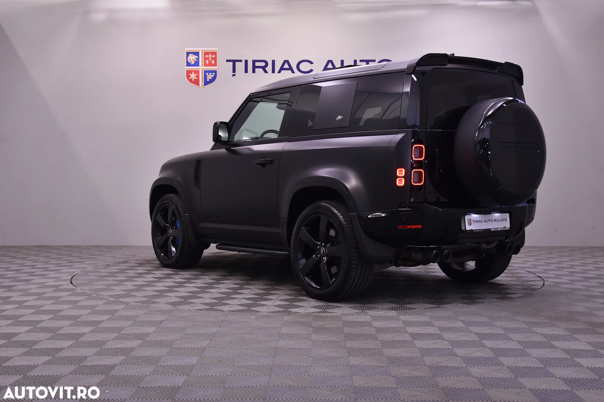 Land Rover Defender 90 5.0 V8 - 3