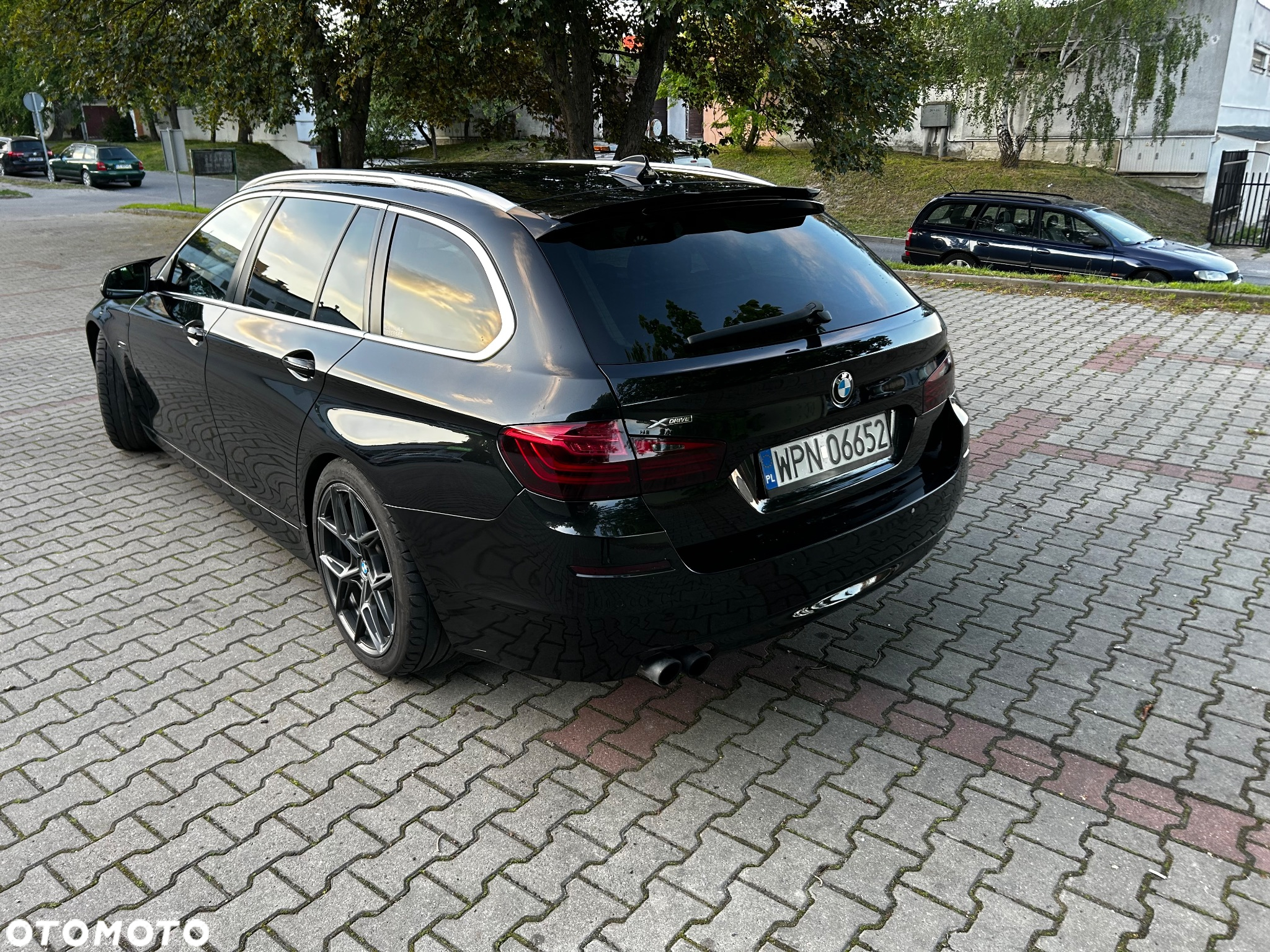 BMW Seria 5 520d xDrive - 12