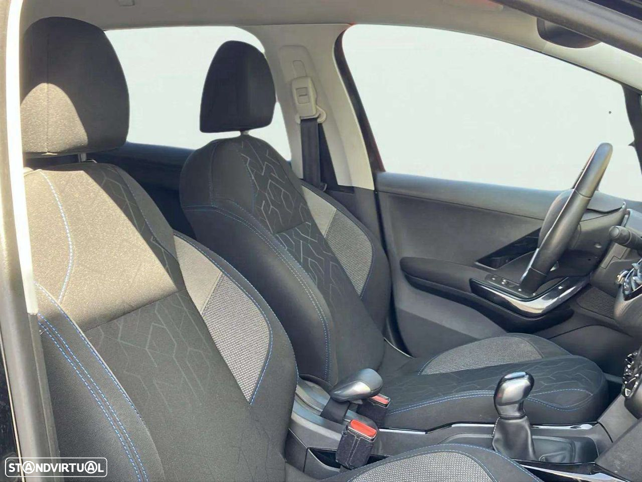 Peugeot 2008 - 14
