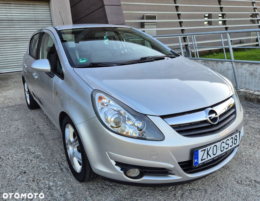 Opel Corsa 1.4 16V Innovation - 2
