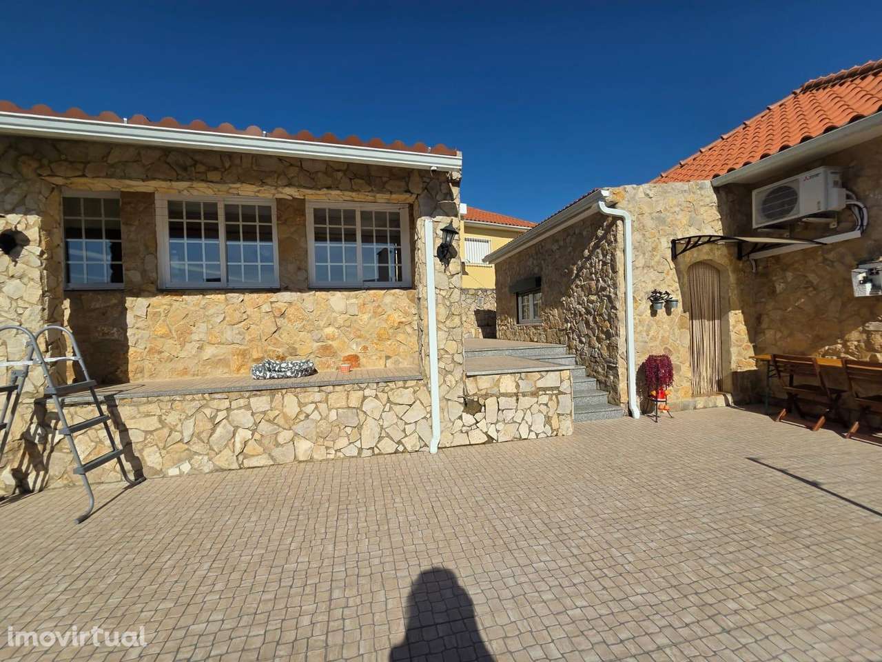 Moradia T2+1 com Anexo Independente, Jardim e Garagem – Rinchoa - Grande imagem: 5/59