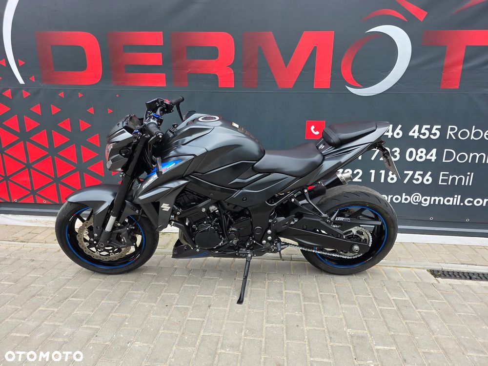 Suzuki GSX - 6