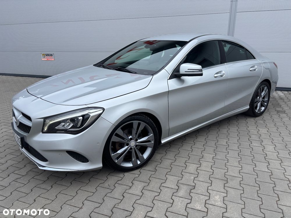 Mercedes-Benz CLA 180 7G-DCT Urban - 2
