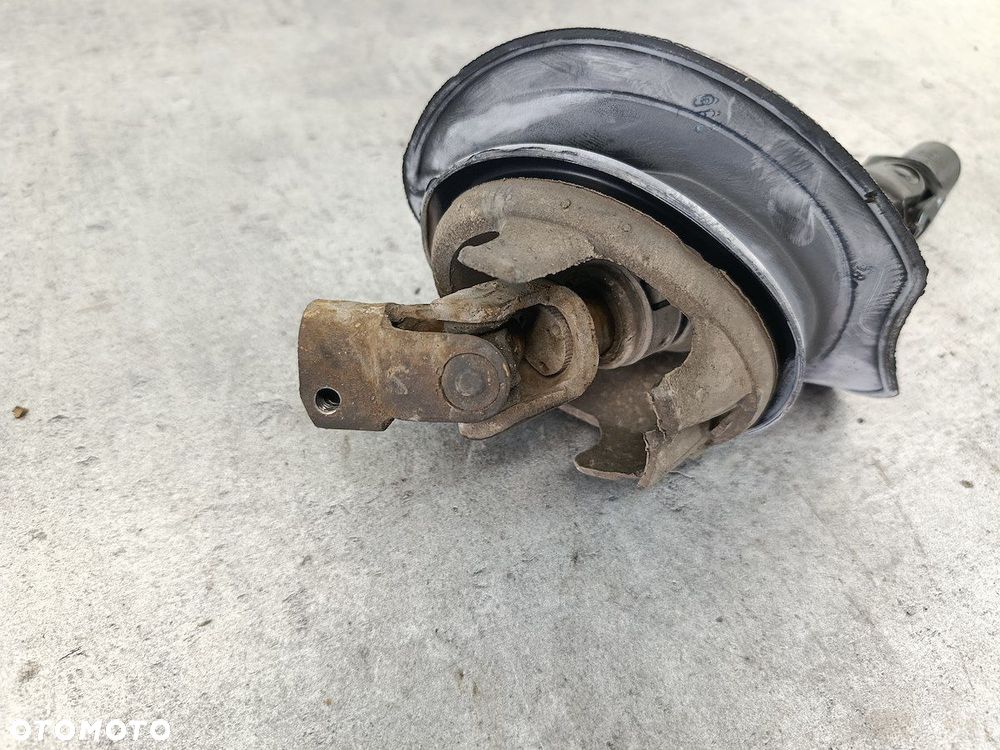 KRZYŻAK KOLUMNY OPEL VECTRA C 24415478 GM 1.8 16V - 3