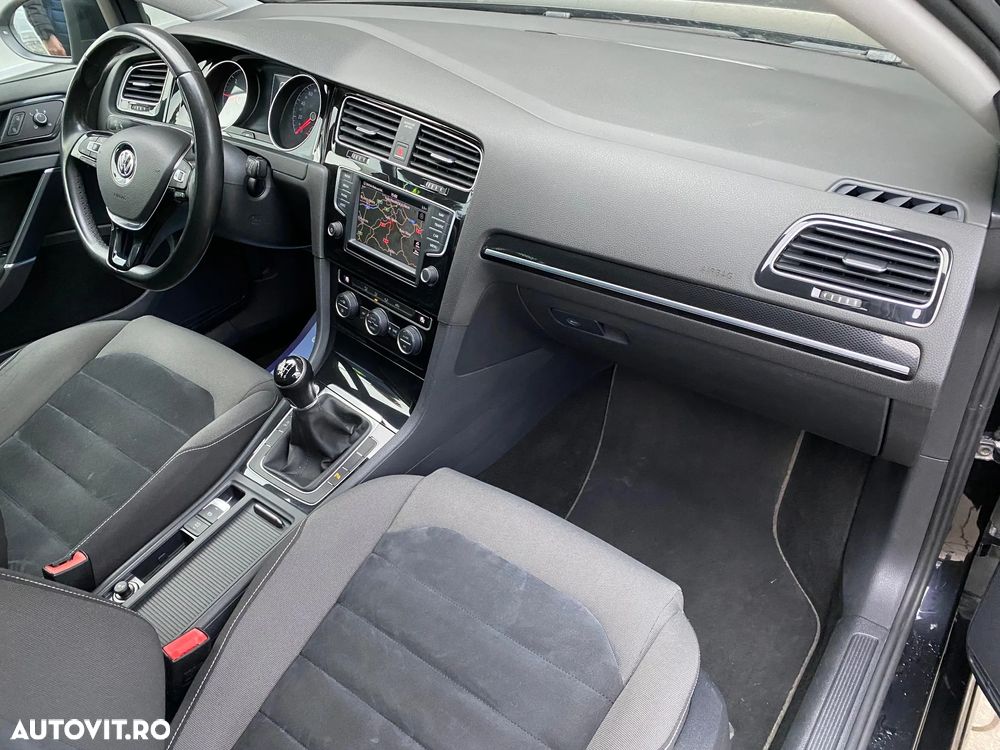 Volkswagen Golf - 19