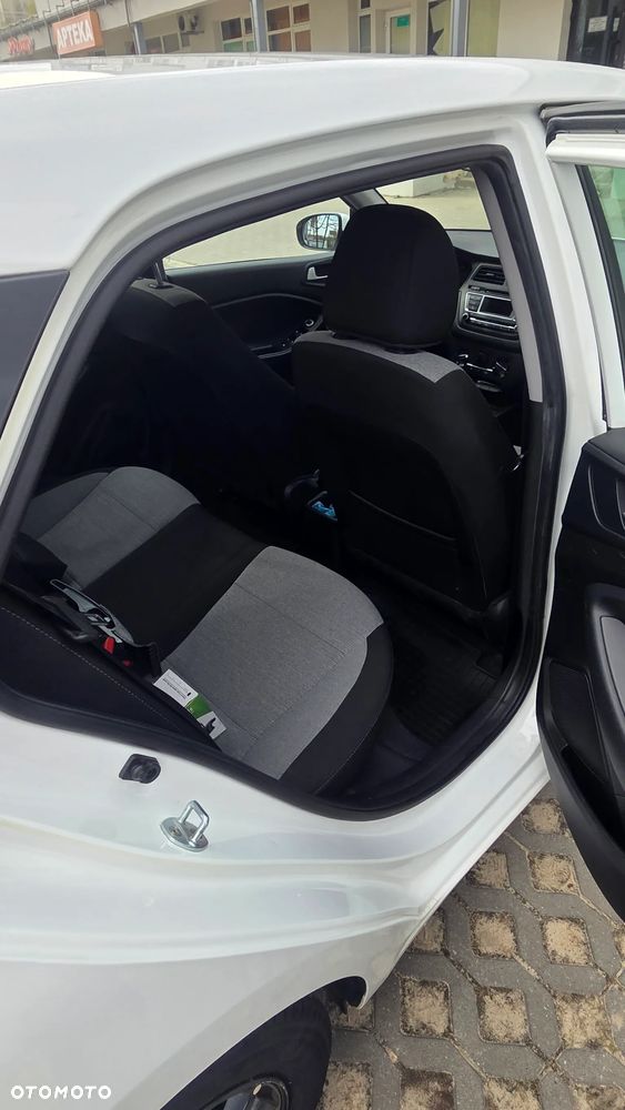 Hyundai i20 1.4 CRDI Comfort - 9