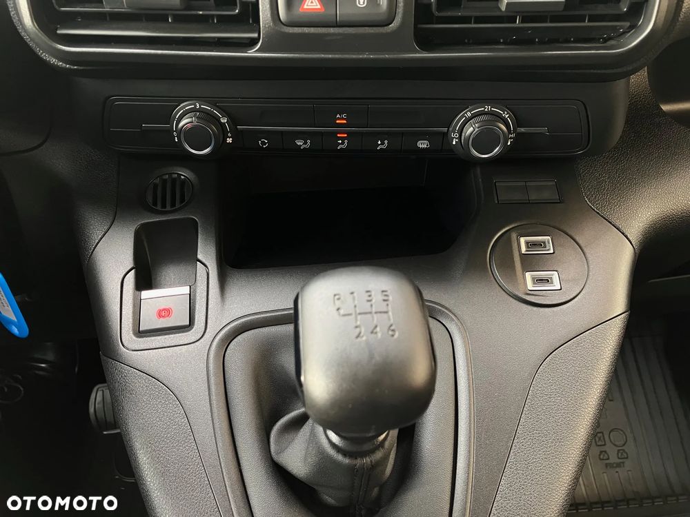 Toyota Proace City 1.5 D-4D Long 2,4t Active - 32