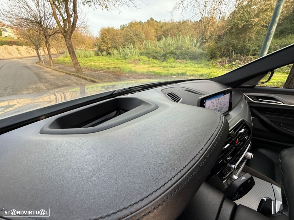 BMW M550d xDrive Auto - 10