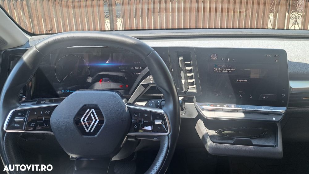 Renault Megane E-TECH 60 kWh 220 CP Techno - 10
