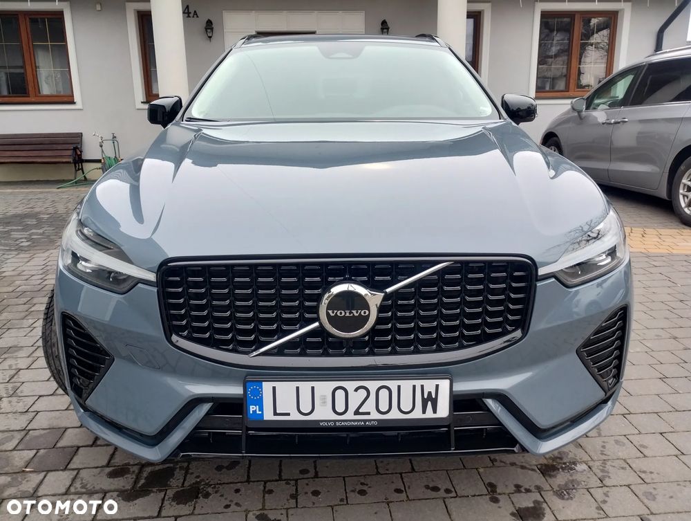 Volvo XC 60 T6 Plug-In Hybrid AWD Ultra Dark - 3