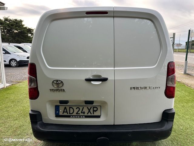Toyota PROACE CITY 3 LUG. - 6