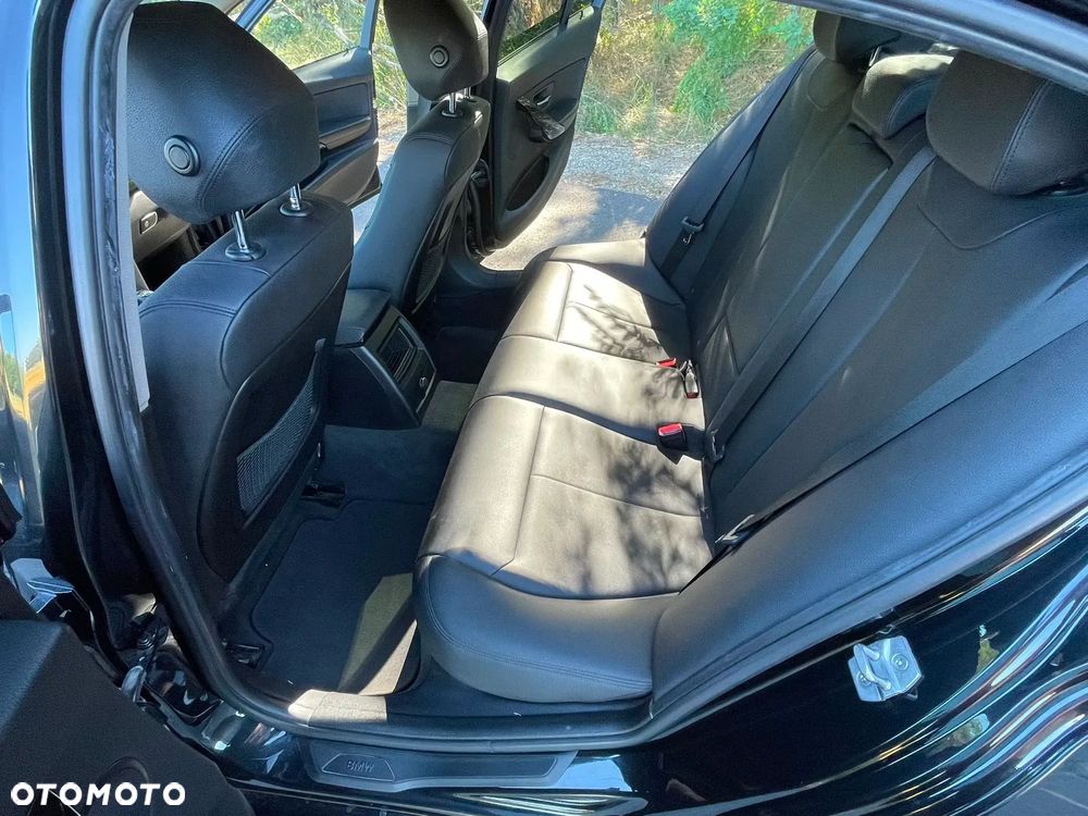 BMW Seria 3 318d Advantage - 14
