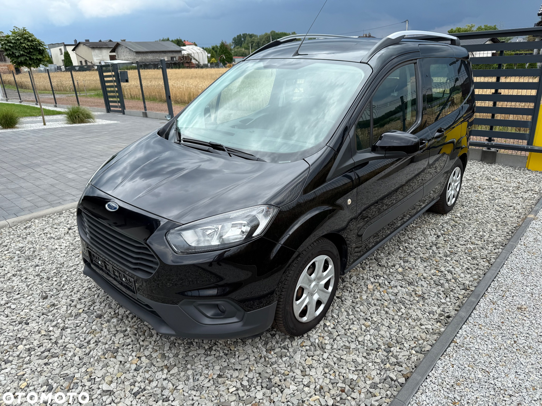 Ford Transit Courier - 2