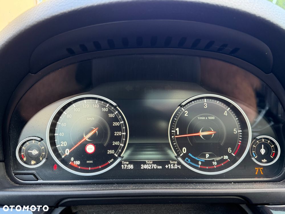 BMW Seria 5 525d Luxury Line - 26