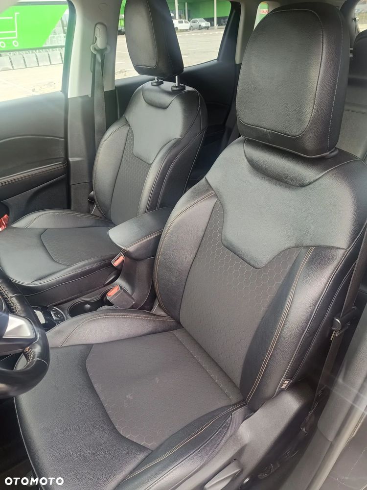 Jeep Compass - 11