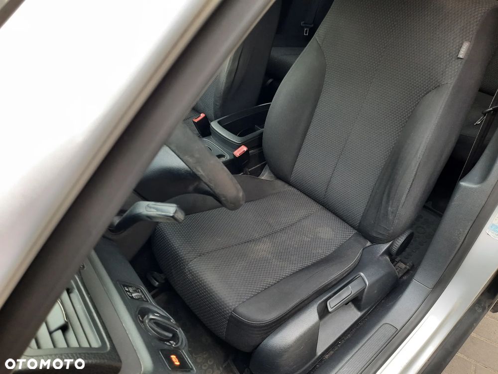 Volkswagen Passat 2.0 TDI Trendline - 12